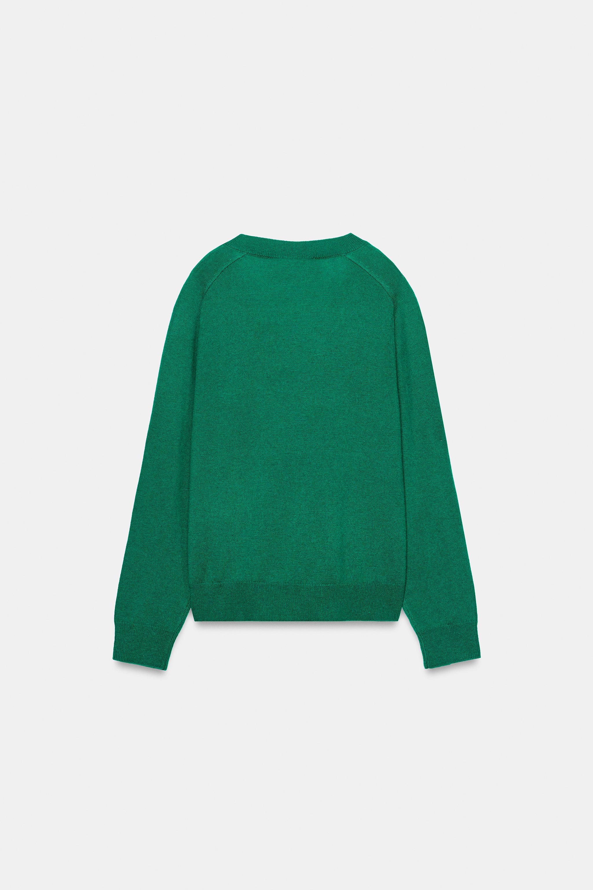 PULL AVEC LAINE À COL EN V